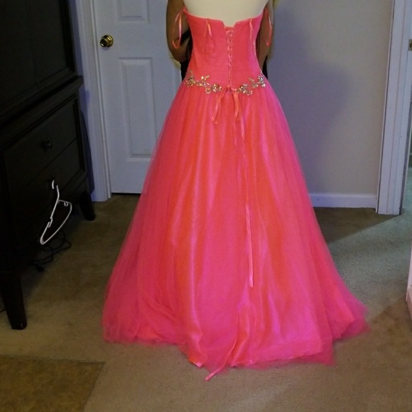 Bright pink prom or pageant dress - Picture 6 of 8